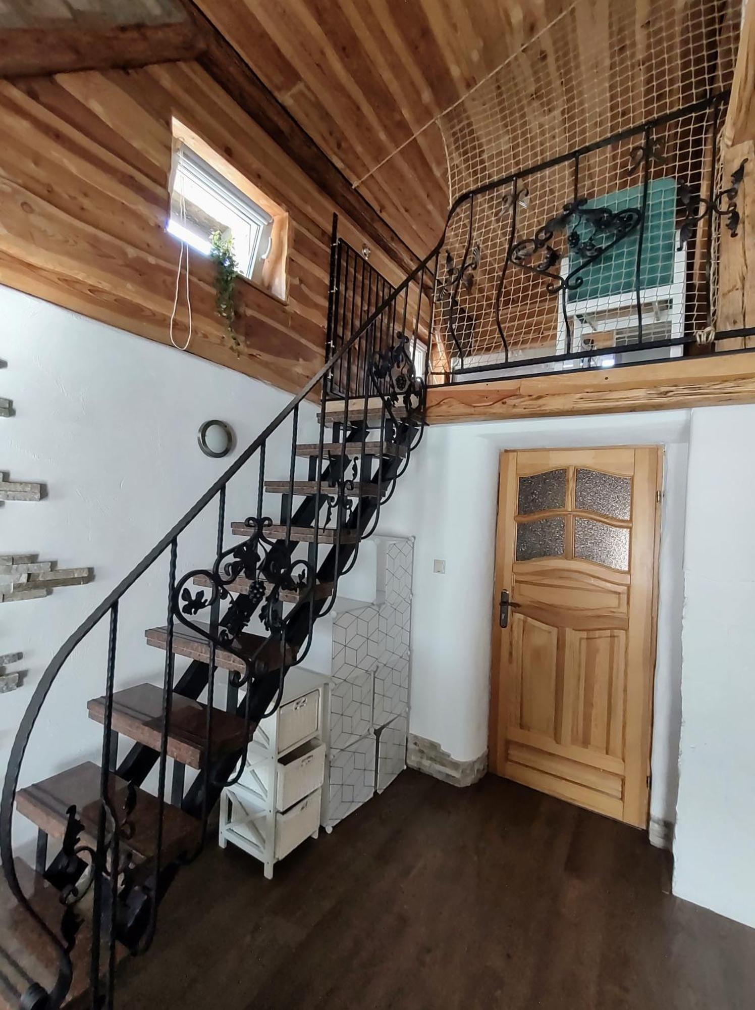 Loft Apartment *