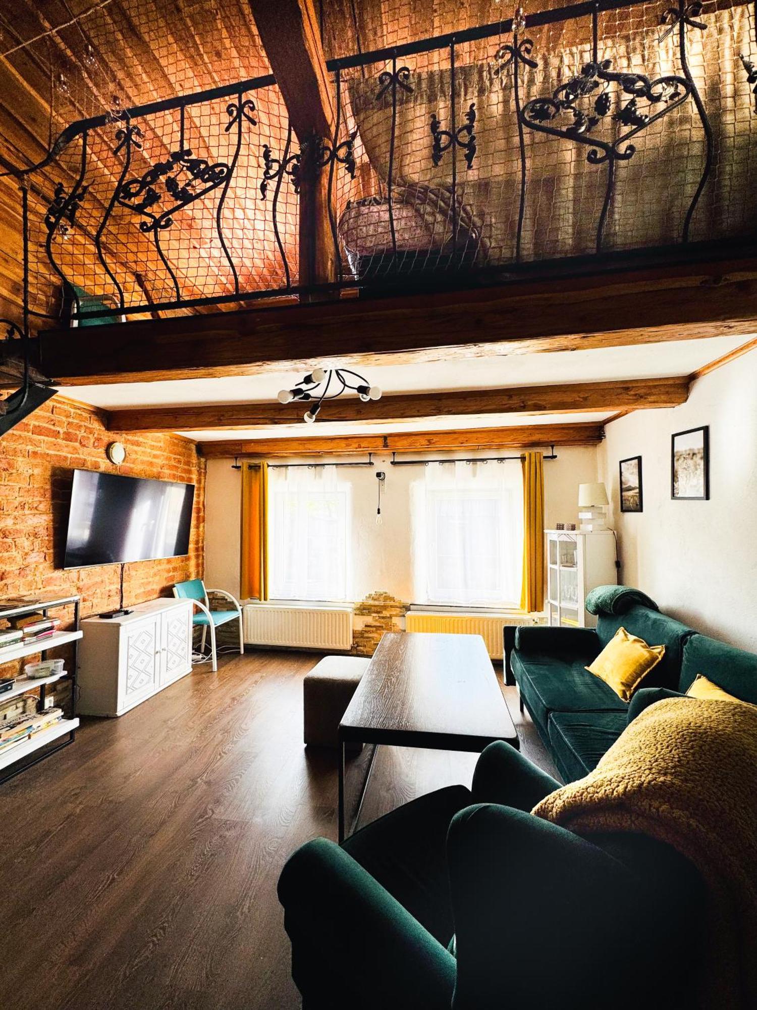Loft Apartment *